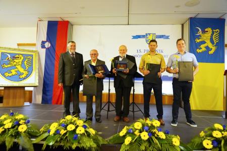 Sentrupert - praznik 2022, zupan z nagrajenci, foto Pep (1)